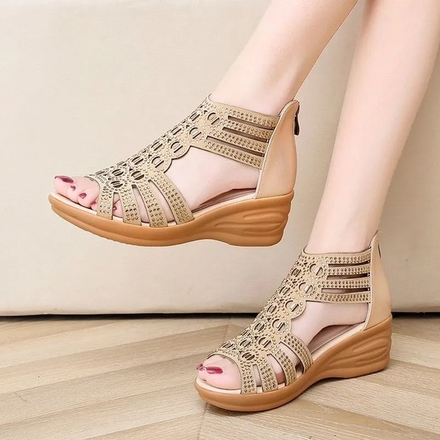 Anna-Berg | Effortless Adjustable Sandals Made to Turn Heads