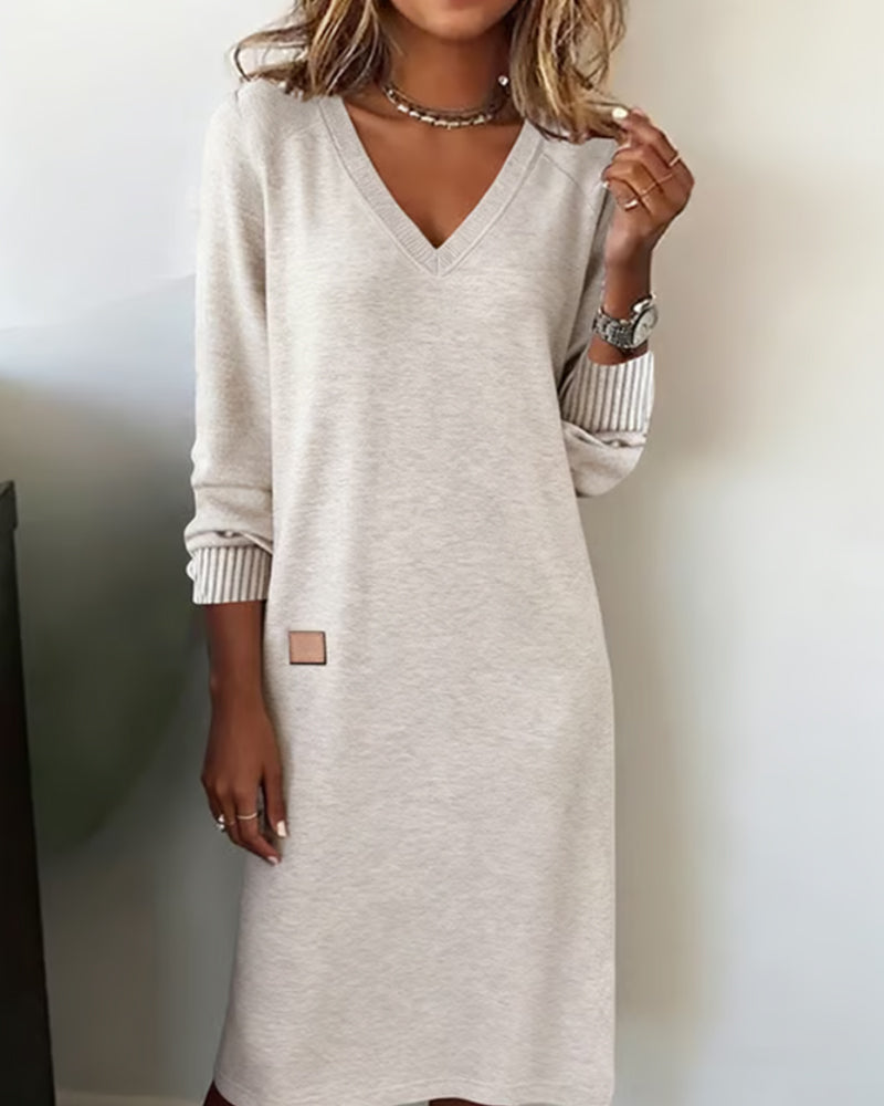 Anna-Berg | Modern Knit Dress With V-Neck And Long Sleeves