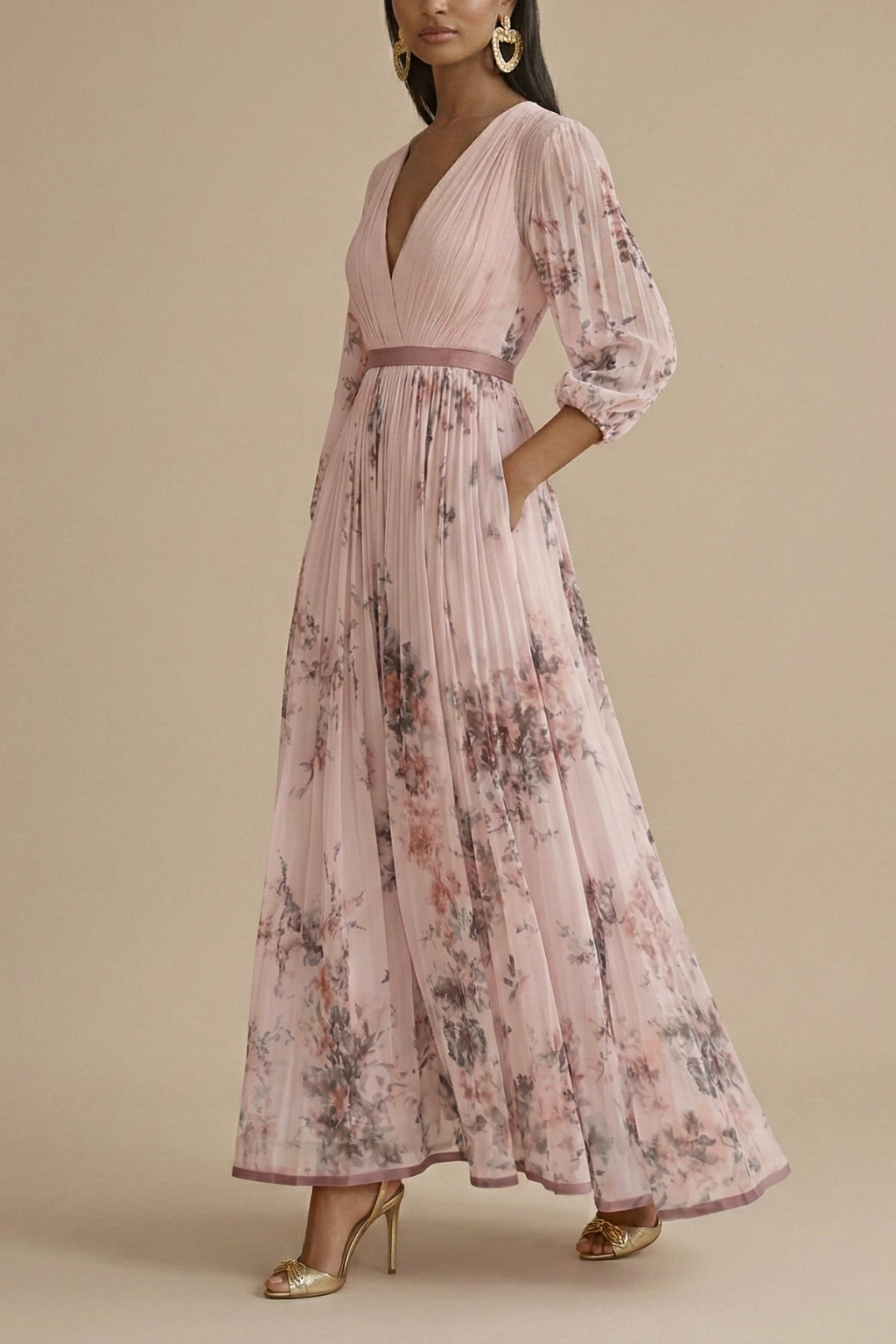 Anna-Berg | Effortless Maxi Dress With V-Neck And Long Sleeves