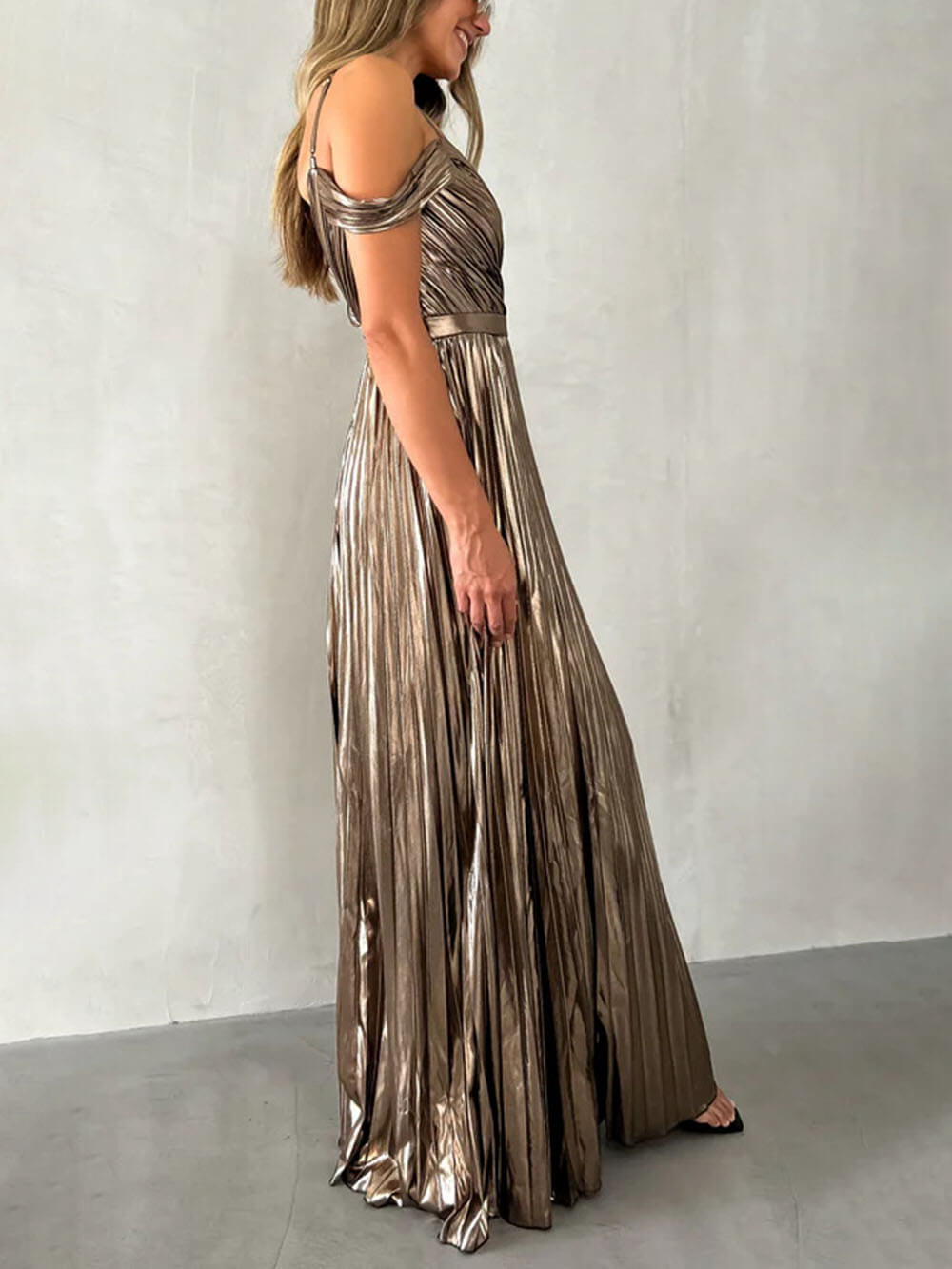 Anna-Berg | Elegant V-Neck Backless Pleated Suspender Dress