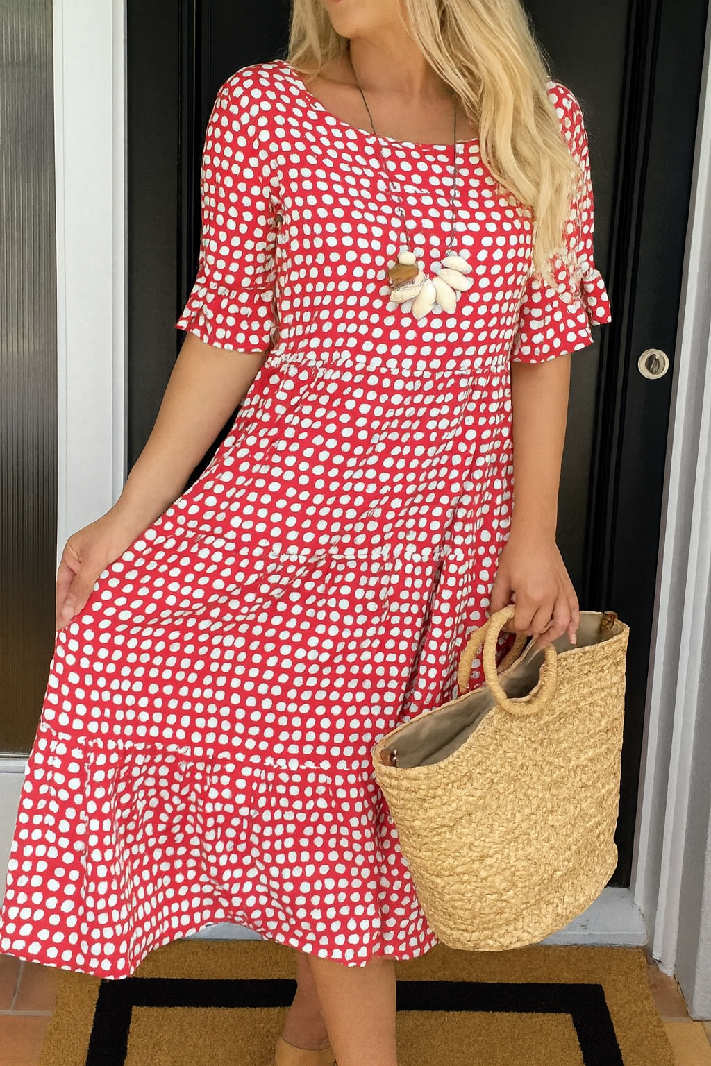 Anna-Berg | Graceful Short Sleeve Midi Dress in a Flattering Cut