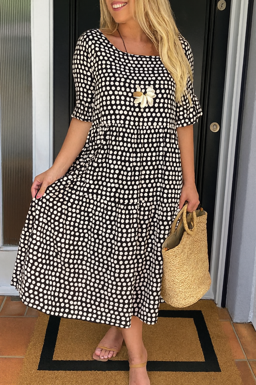 Anna-Berg | Graceful Short Sleeve Midi Dress in a Flattering Cut