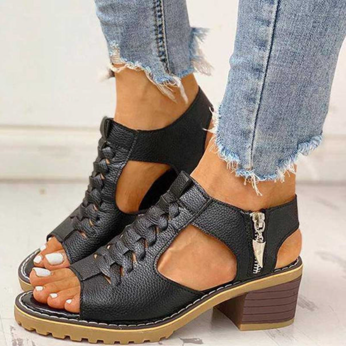 Anna-Berg | Statement Adjustable Sandals in a Flattering Cut