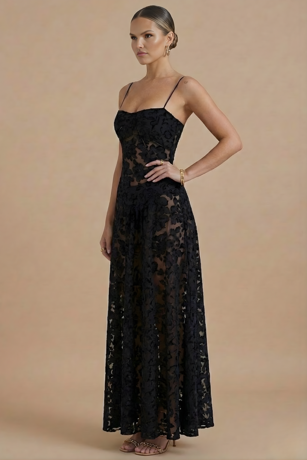 Anna-Berg | Elegant Floral Maxi Dress - Spaghetti Strap Sweetheart Neck Lace Overlay