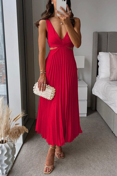 Anna-Berg | Timeless Elegance With Stylish Cut-Outs