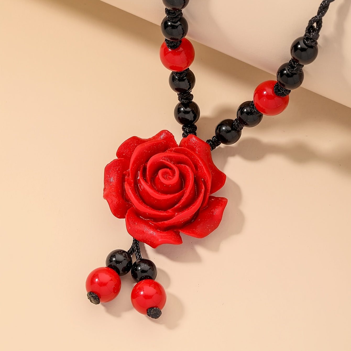 Vintage Elegant Resin Rose Flower Pendant Necklace