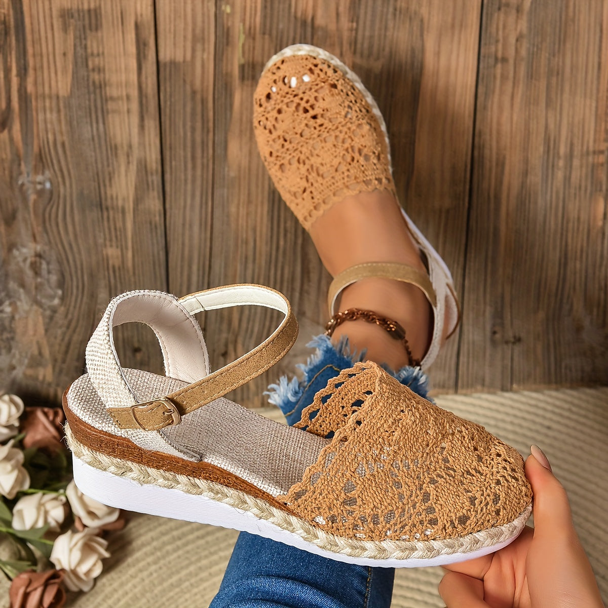 Anna-Berg | Chic Orthopedic Adjustable Sandals in a Flattering Cut