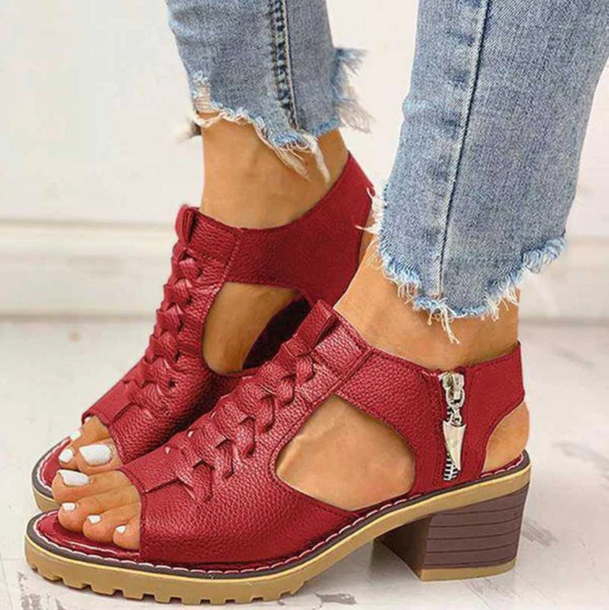 Anna-Berg | Statement Adjustable Sandals in a Flattering Cut