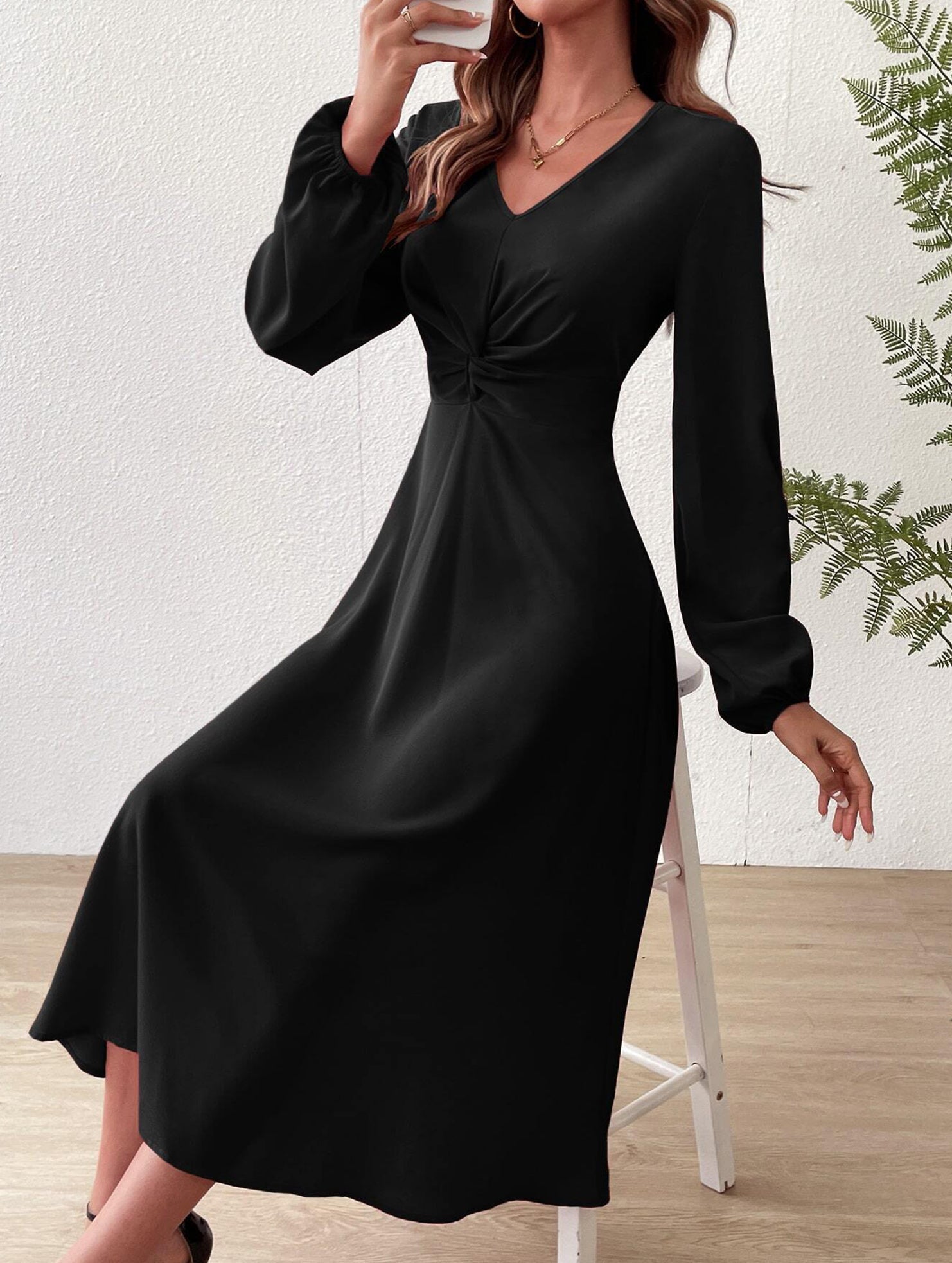 Anna-Berg | Fashionable V-Neck Lantern Long-Sleeved Dress
