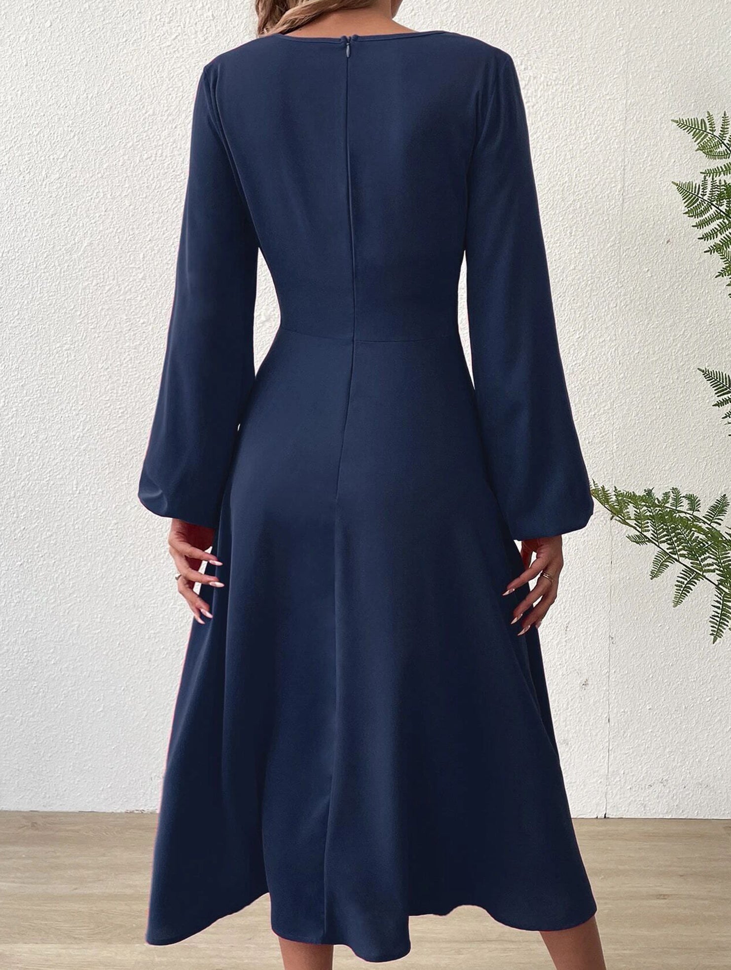 Anna-Berg | Fashionable V-Neck Lantern Long-Sleeved Dress