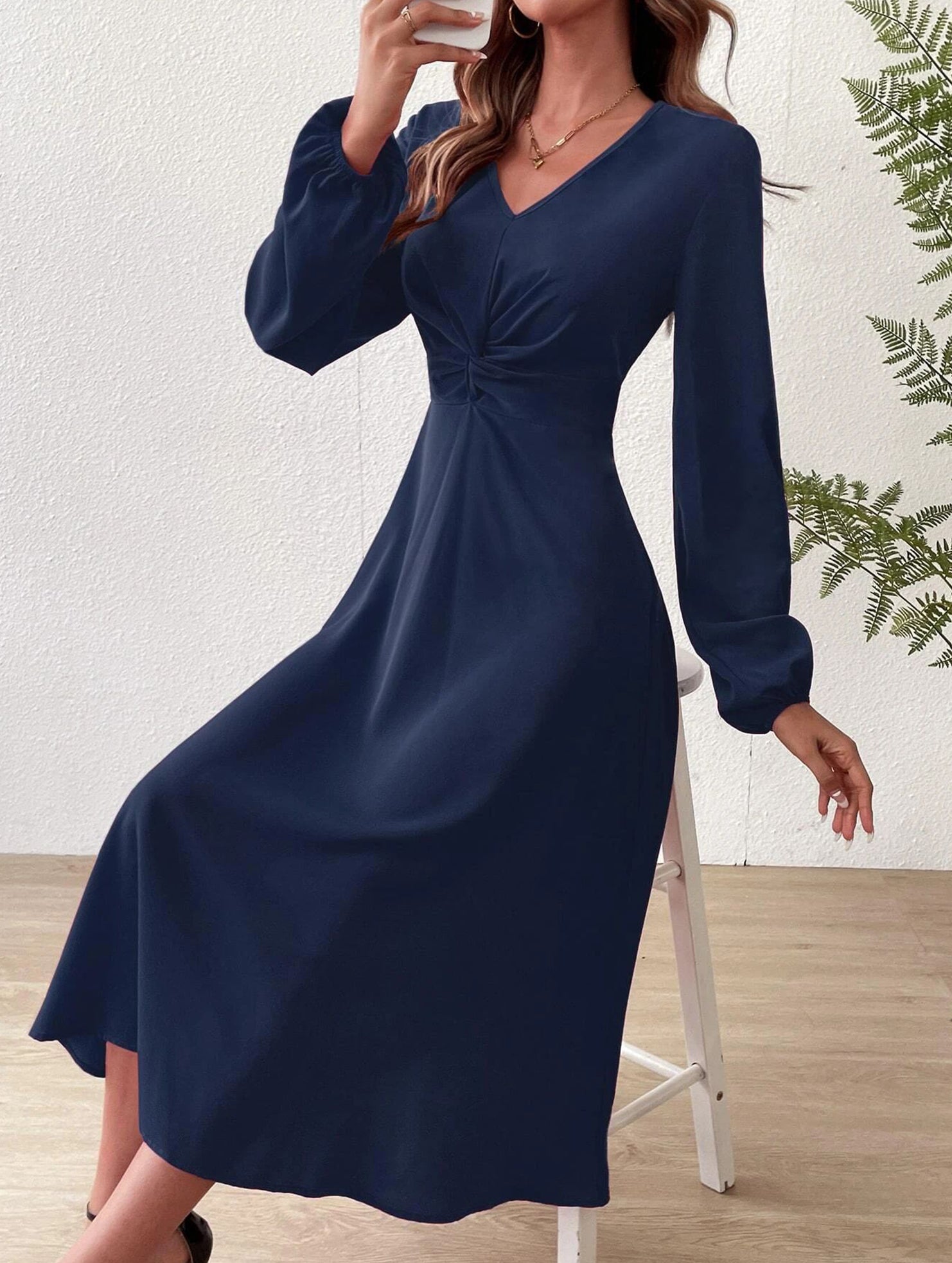Anna-Berg | Fashionable V-Neck Lantern Long-Sleeved Dress
