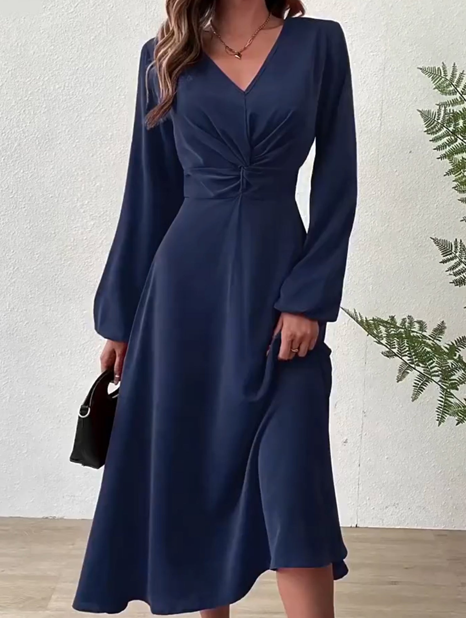 Anna-Berg | Fashionable V-Neck Lantern Long-Sleeved Dress
