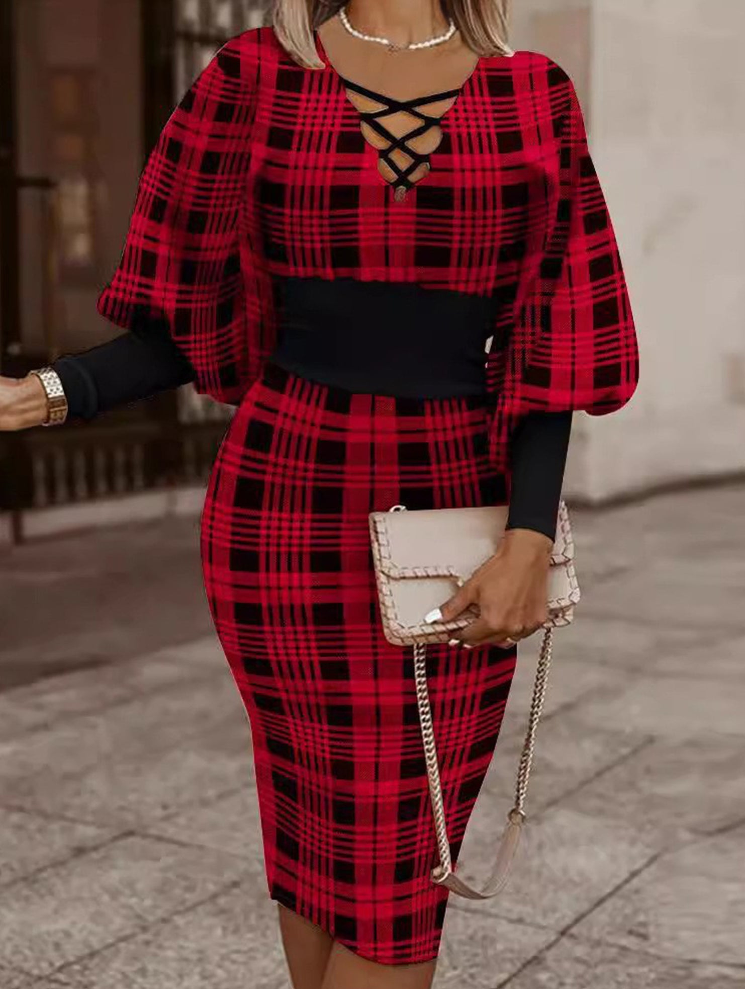 Anna-Berg | Waist-Hugging V-Neck Dress