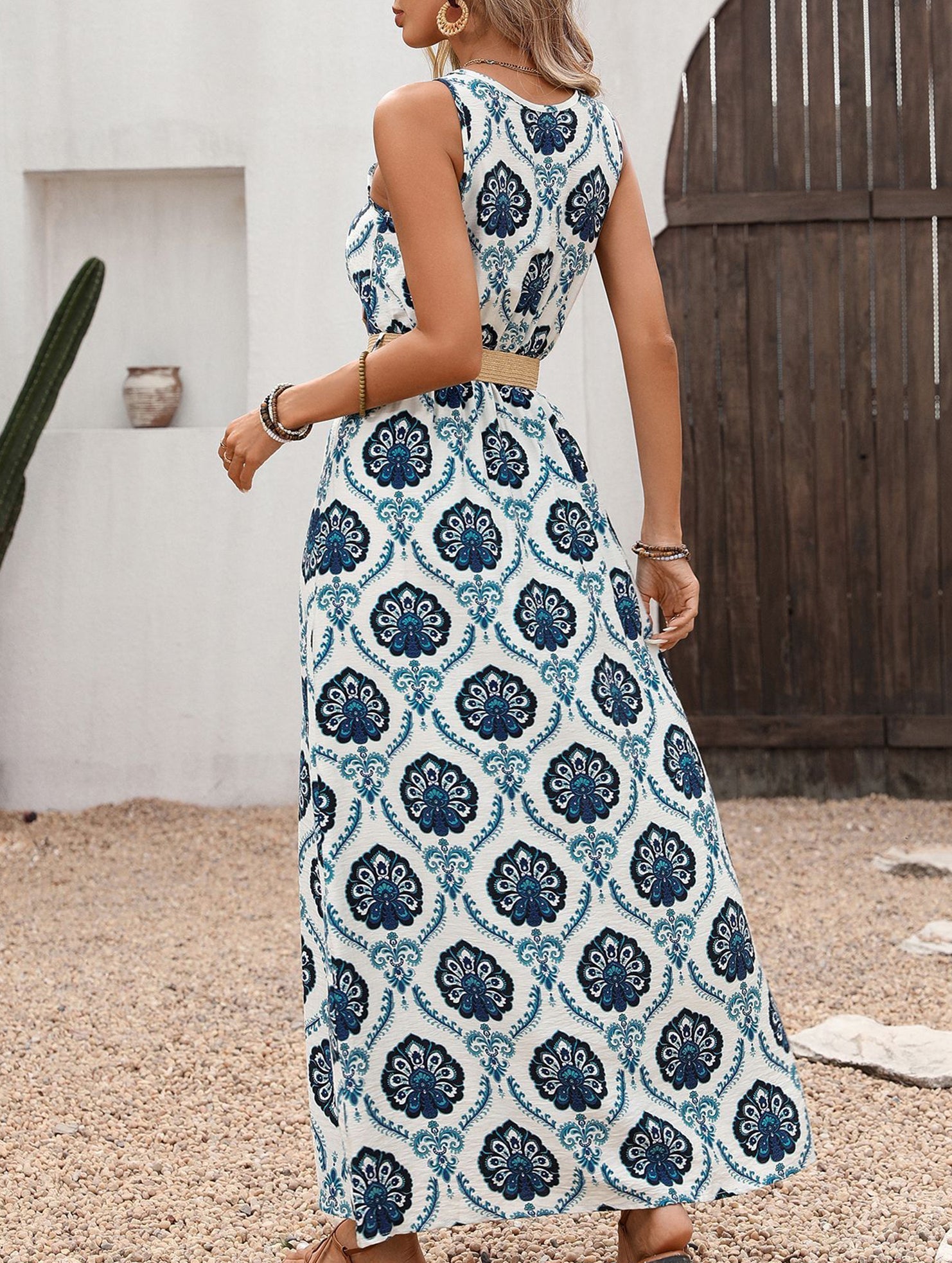 Anna-Berg | Floral Print Slit Sleeveless Dress