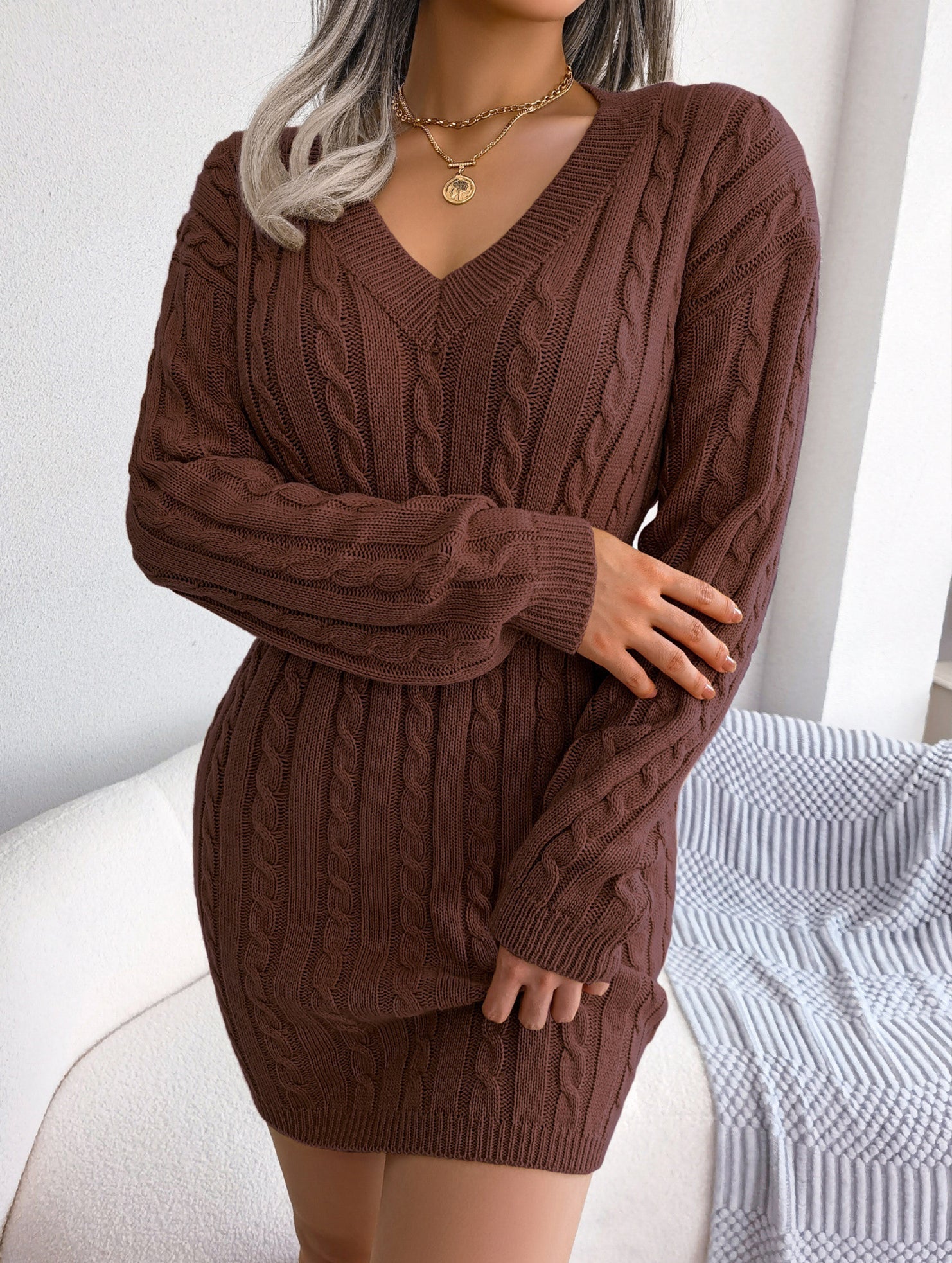 Anna-Berg | Fashionable Waist-Hugging Cable-Knitted Hip Dress