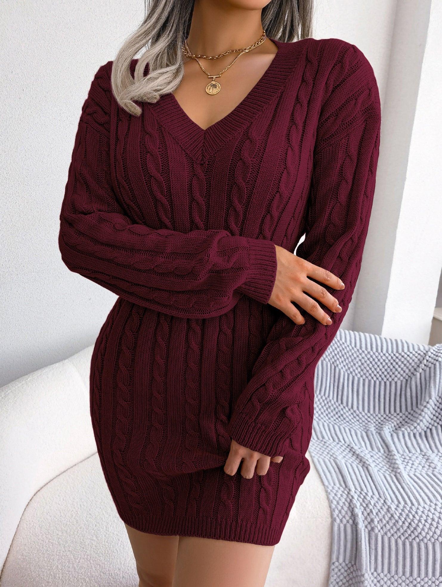 Anna-Berg | Fashionable Waist-Hugging Cable-Knitted Hip Dress