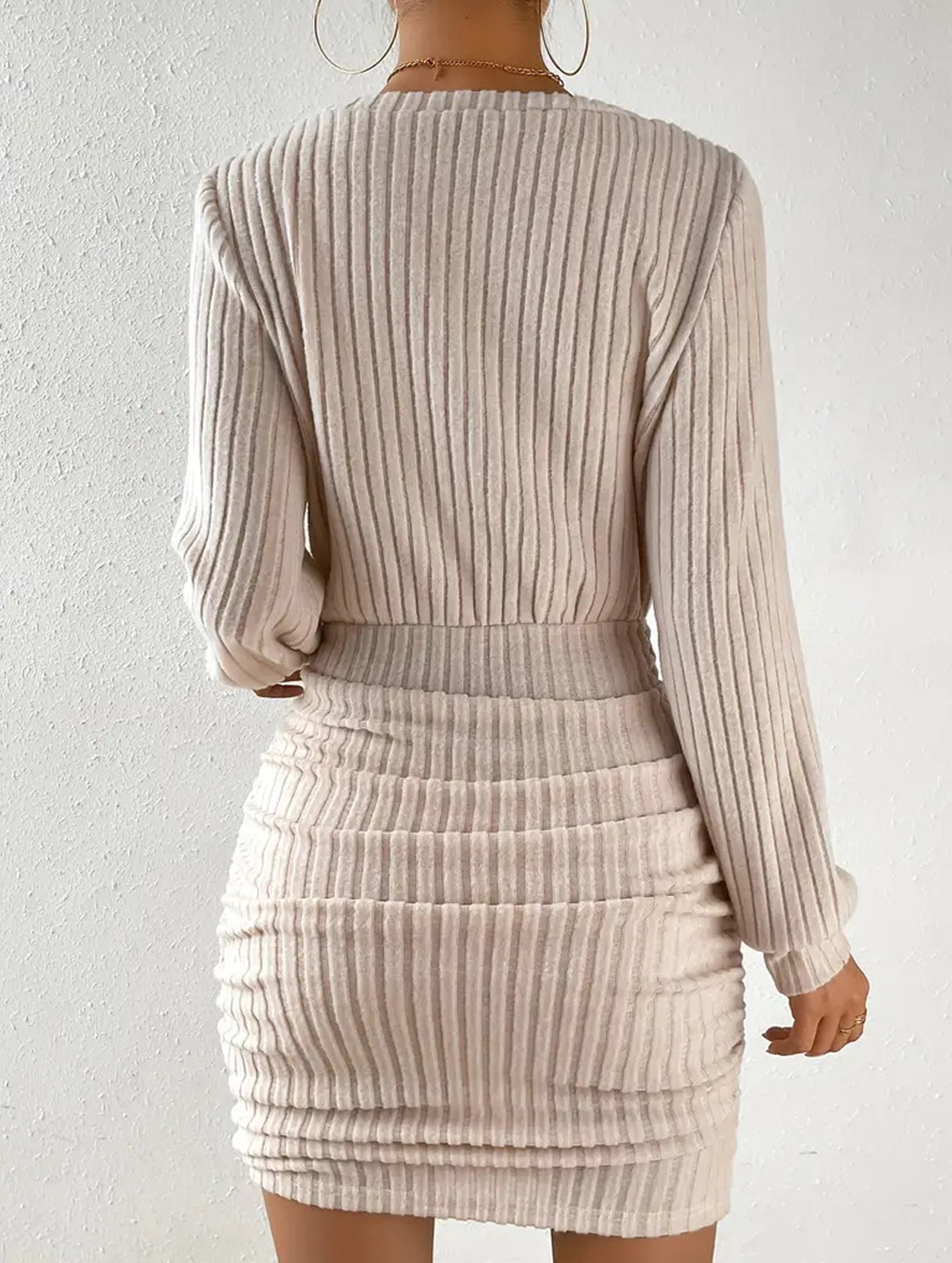 Anna-Berg | Brushed Ribbed V-Neck Long-Sleeved Bodycon Dress