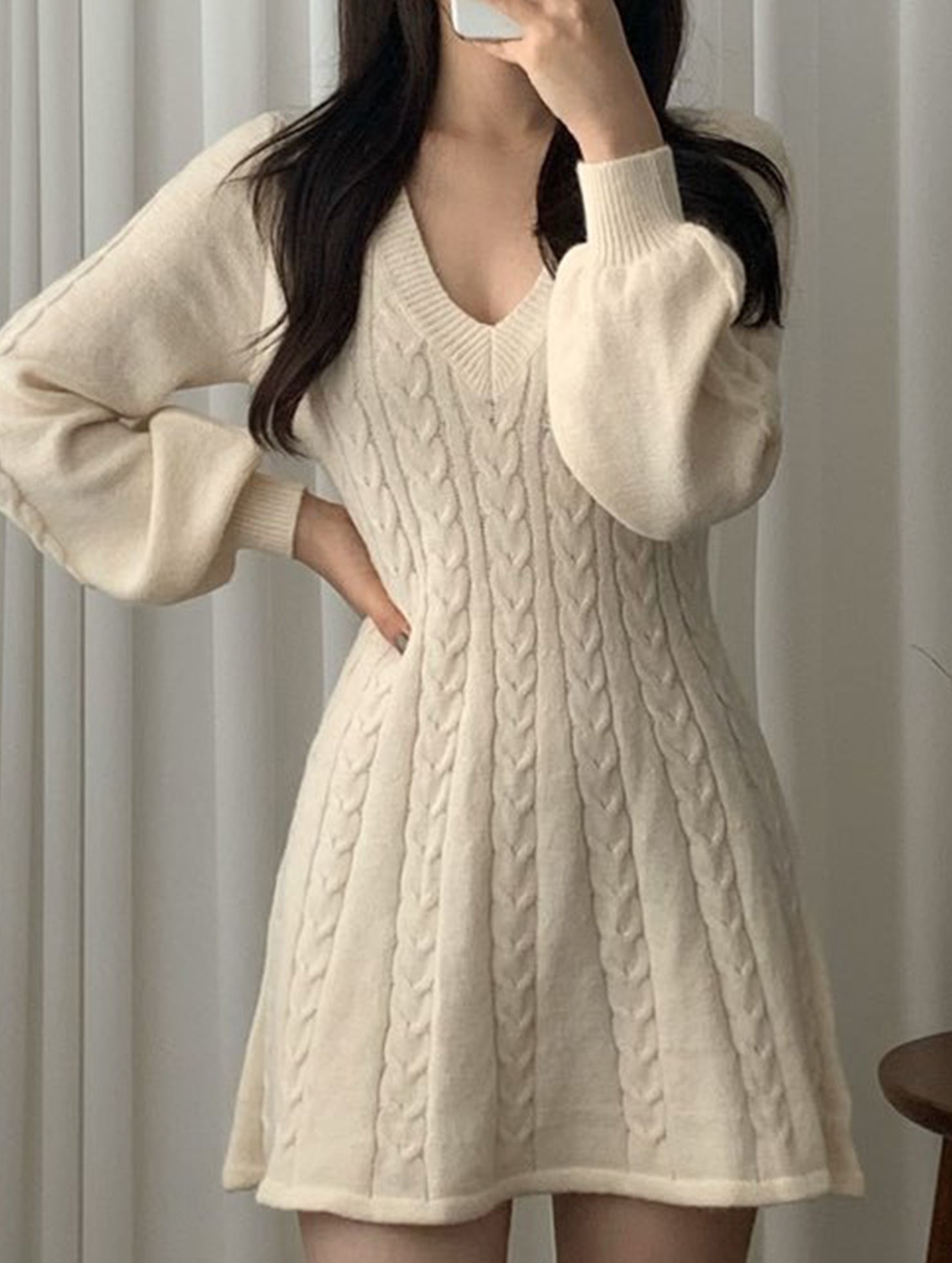 Anna-Berg | Retro Cable Knit V-Neck Fitted Dress