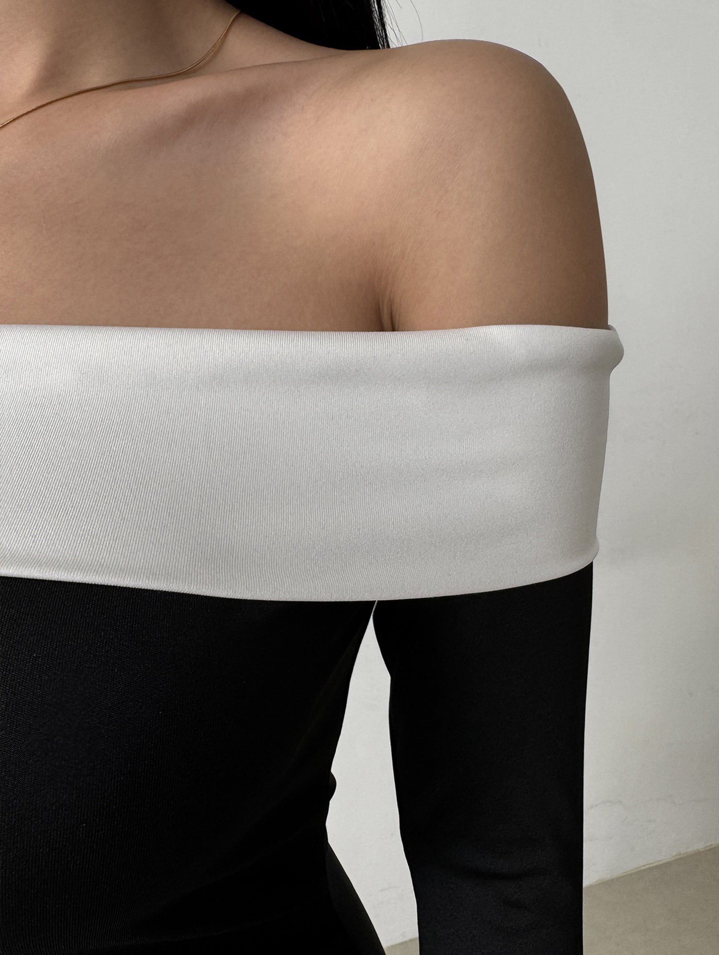 Anna-Berg | Off-Shoulder Bell Sleeve Dress