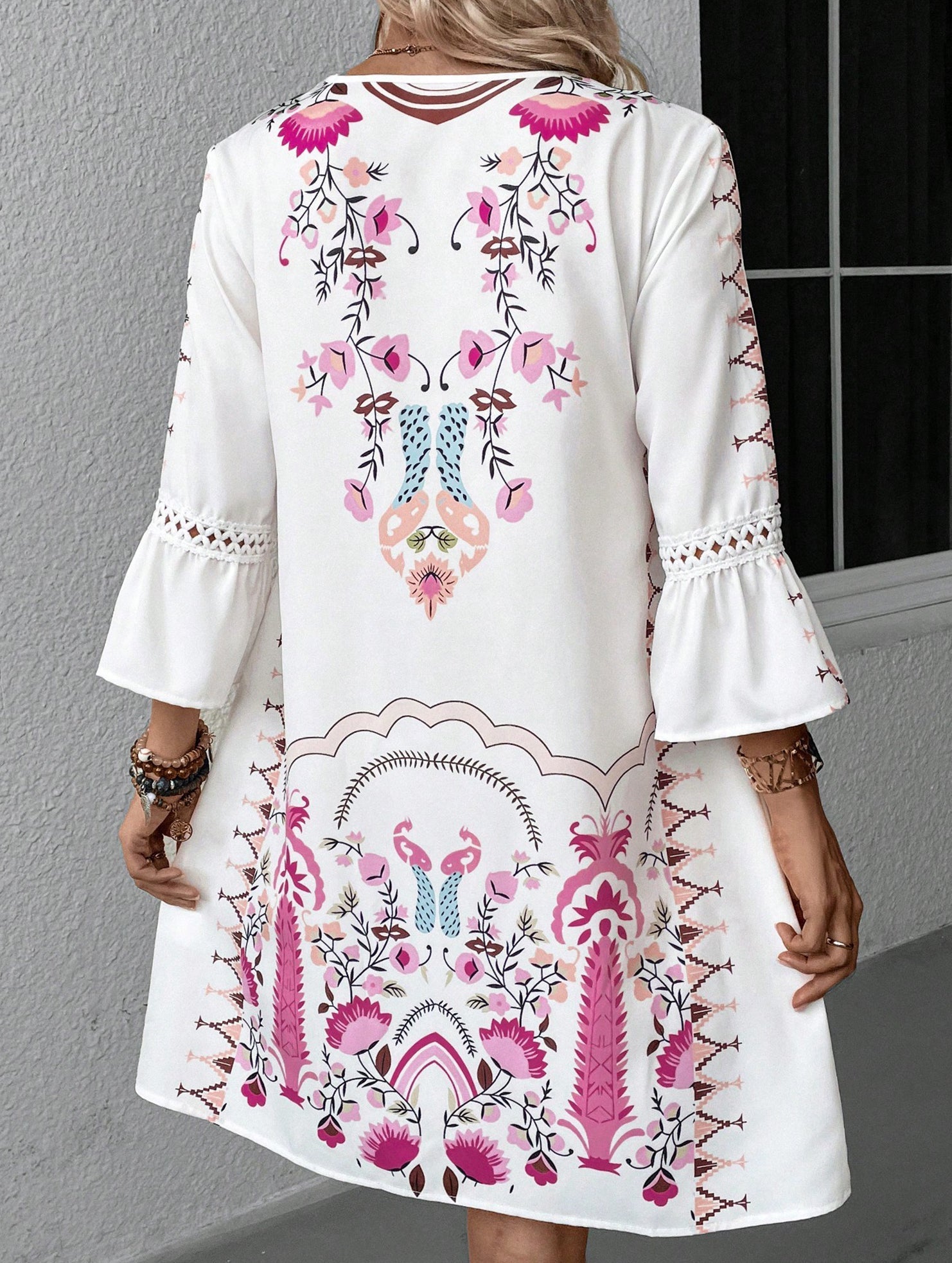 Anna-Berg | V Neck Lace Patch Print Dress