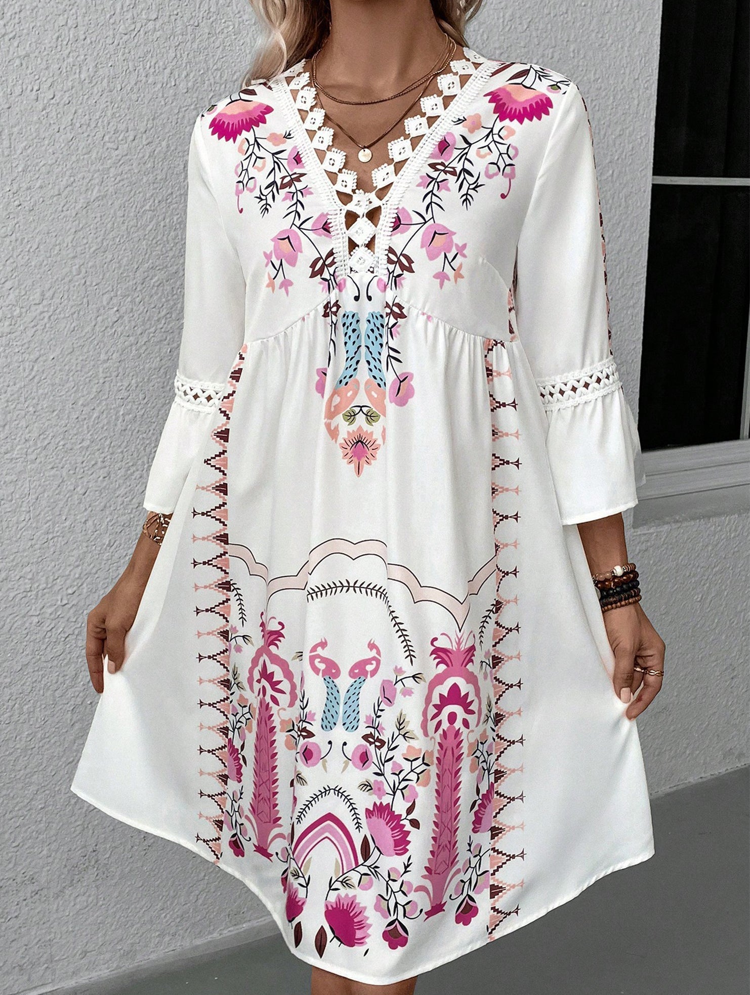 Anna-Berg | V Neck Lace Patch Print Dress