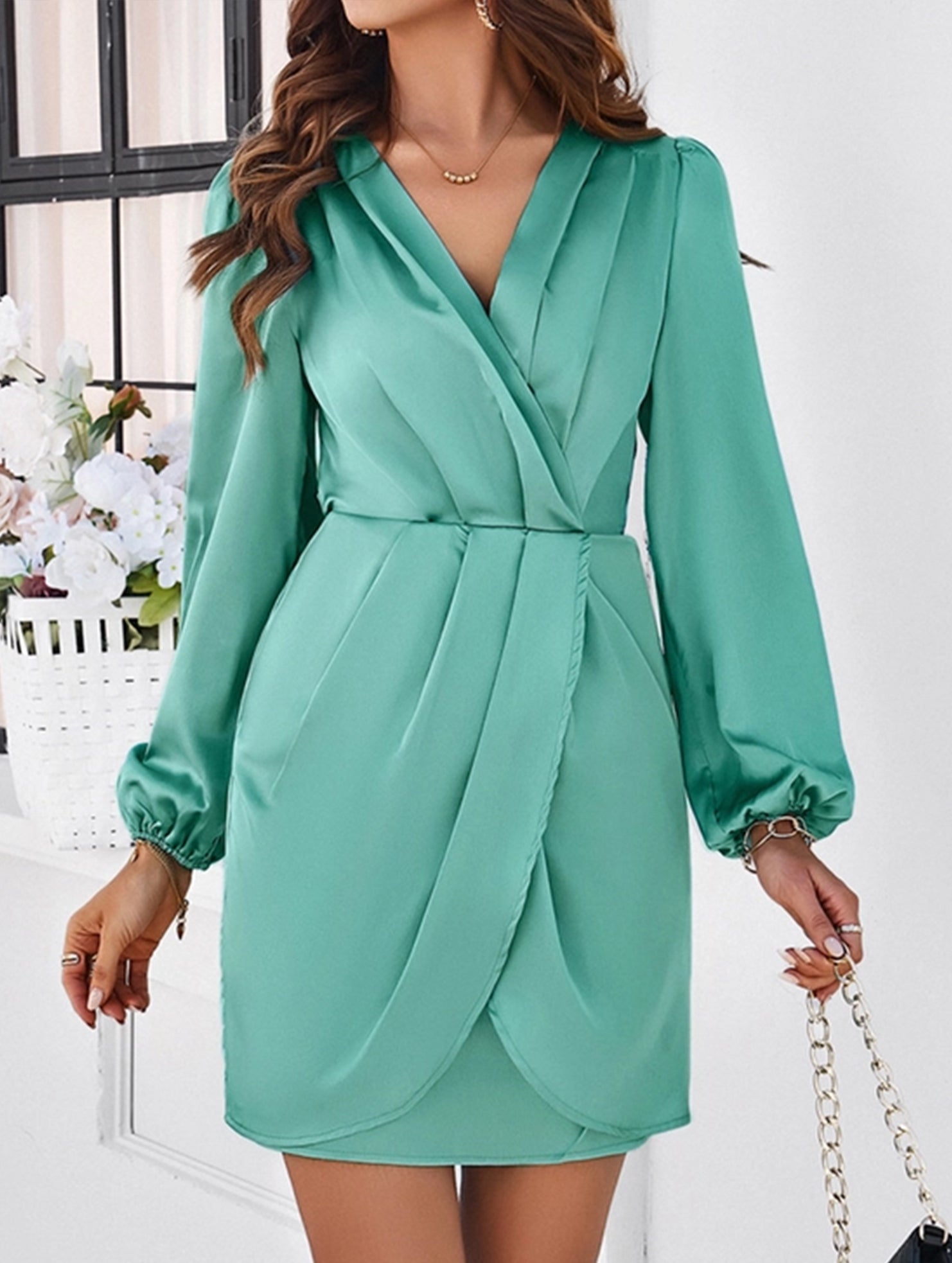 Anna-Berg | Elegant Solid Color V-Neck Dress