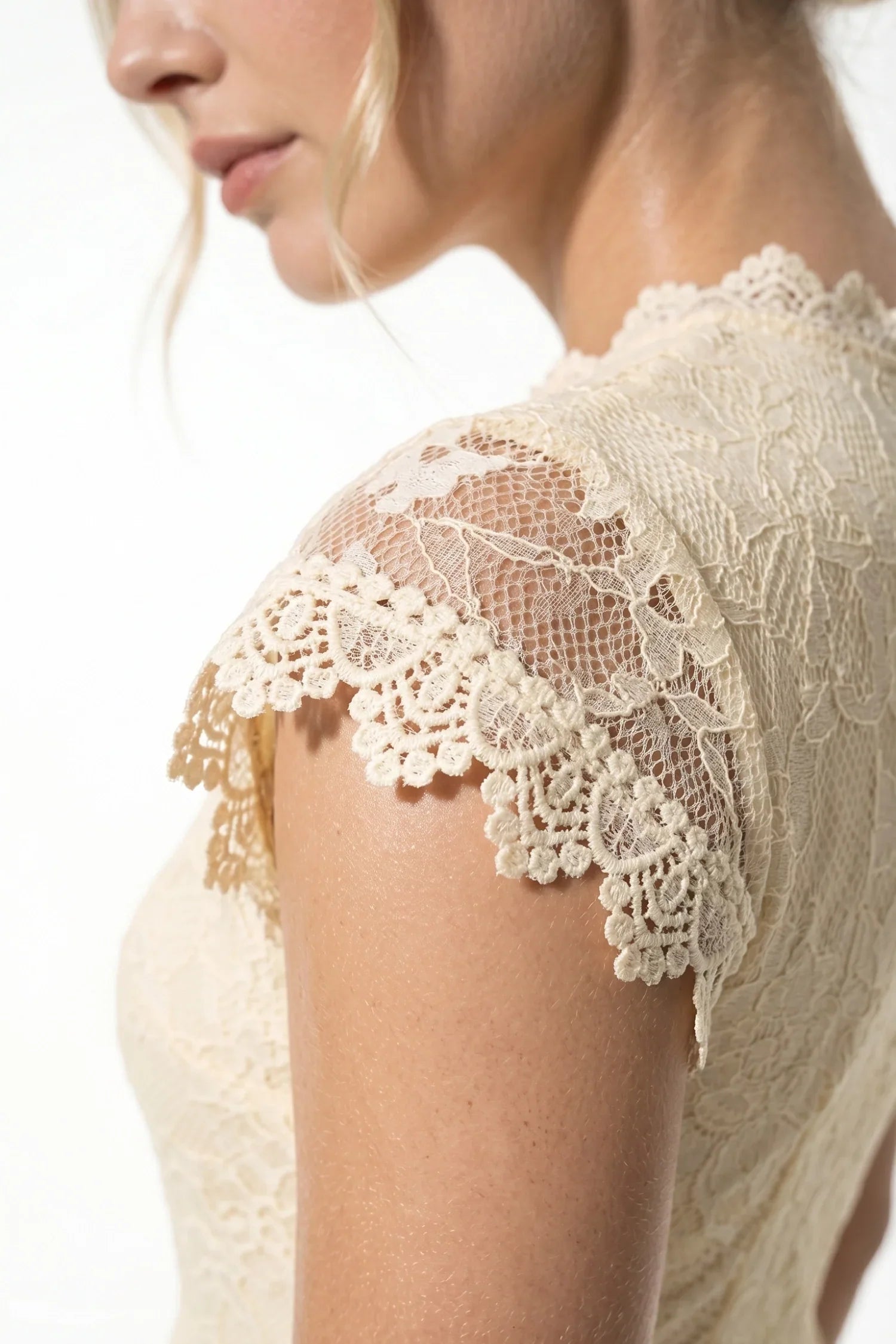 Anna-Berg | Floral Lace Pleated A-Line Summer Dress