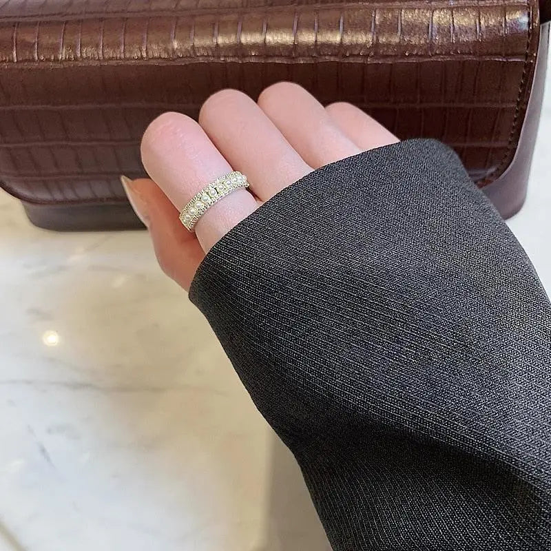 Gold and Pearl Lyxring