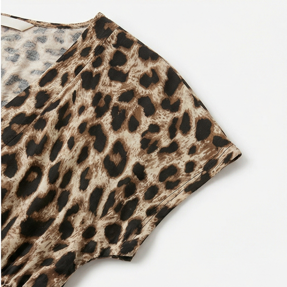 Anna-Berg | Statement Maxi Dress In Leopard Print With V-neck And Short Sleeves