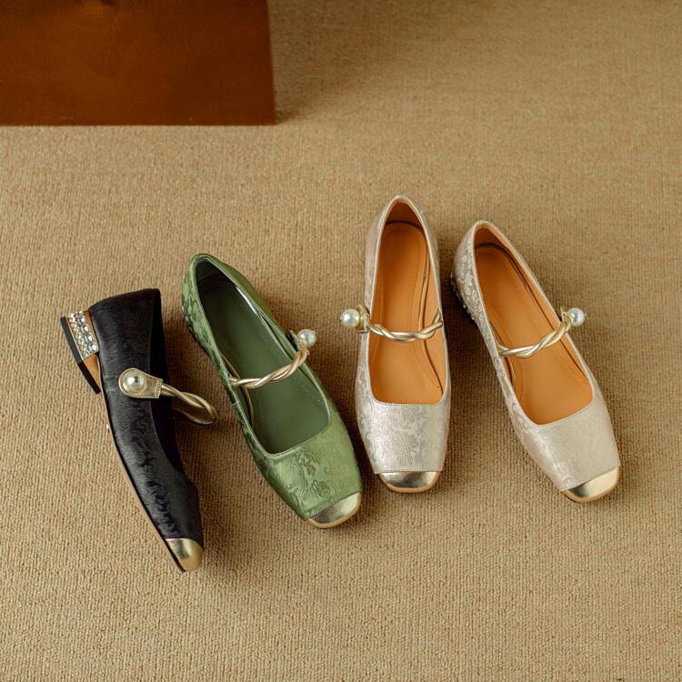 Anna-Berg | Elegant Pointed Toe Pumps