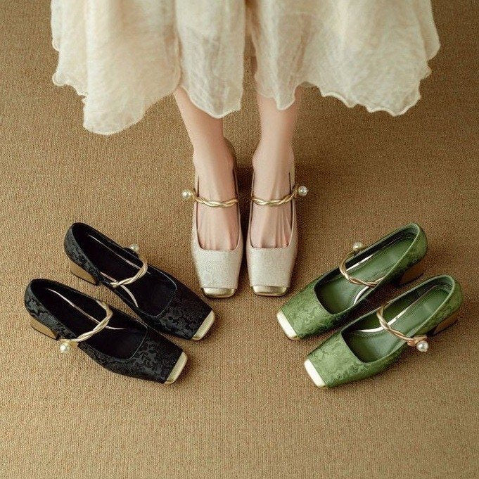 Anna-Berg | Elegant Pointed Toe Pumps