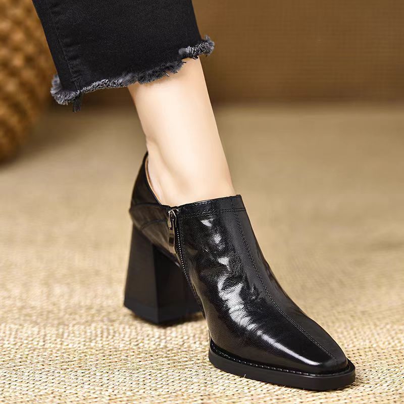 Anna-Berg | Heels with Pointed Toe, Leather