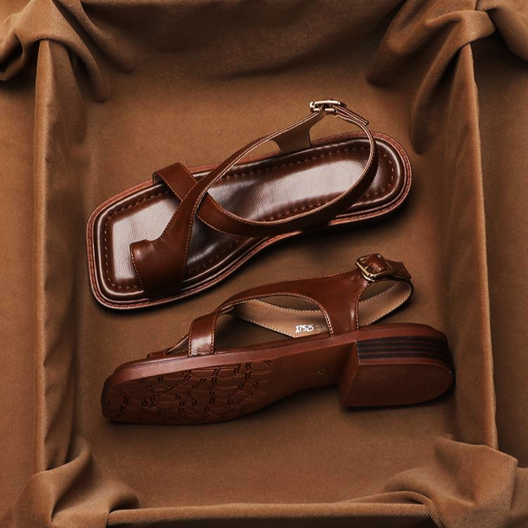 Anna-Berg | Brown Crisscross-Strap Leather Sandals