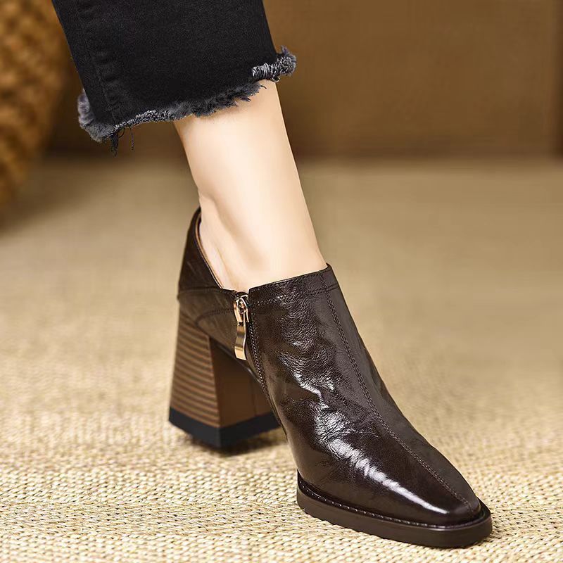 Anna-Berg | Heels with Pointed Toe, Leather