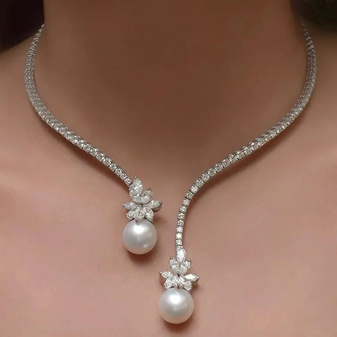 Elegant shiny necklace with sterling silver pearls
