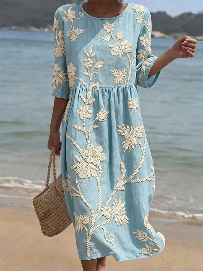 Anna-Berg | Chic Embroidered Vintage Dress with a Flattering Silhouette