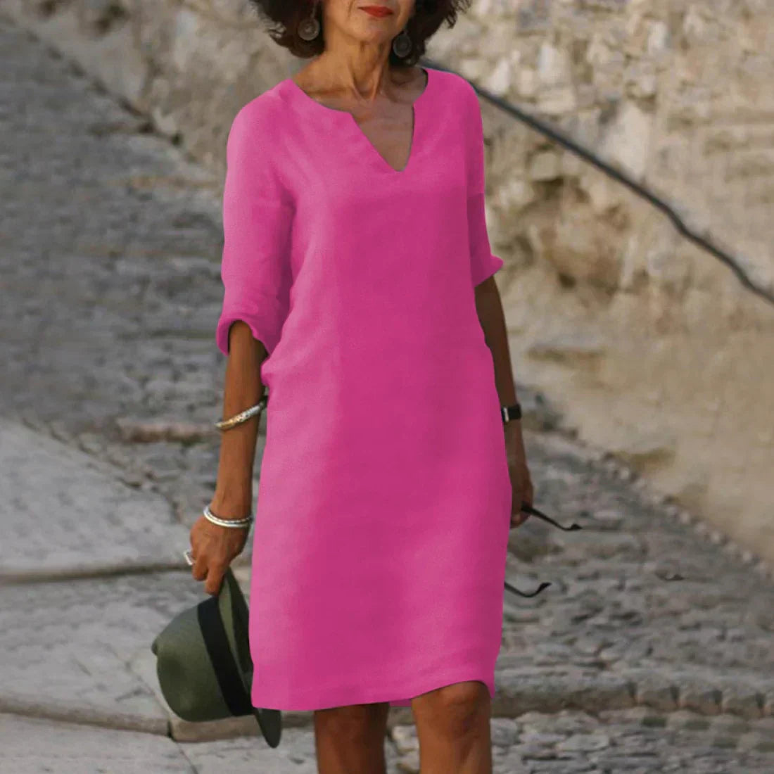 Anna-Berg | Elegant V-Neck Knee-Length Dress With 3/4 Sleeves