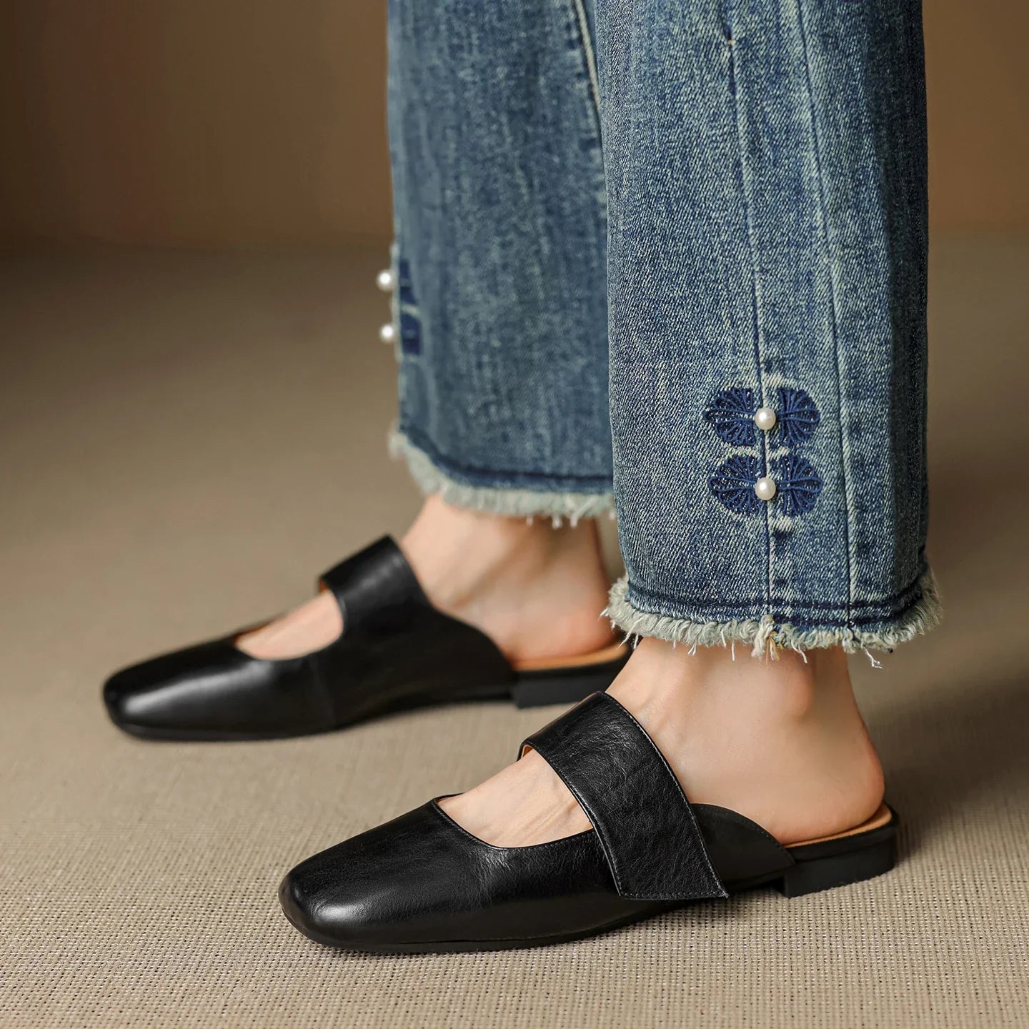 Anna-Berg | Black Square Toe Chunky Heel Leather Mules