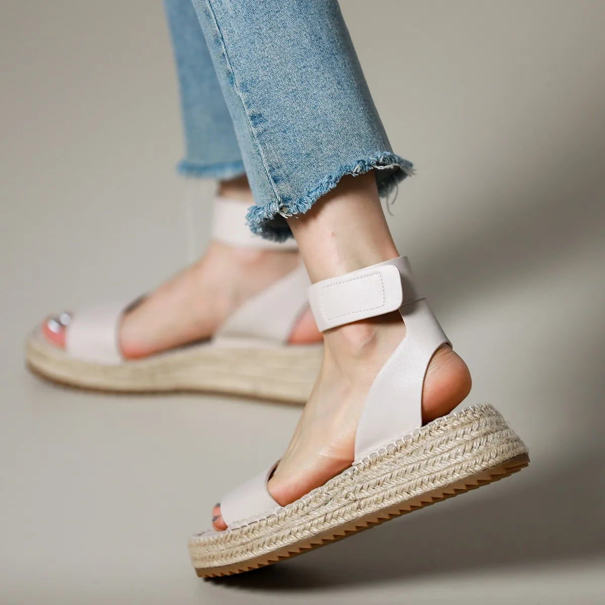 Anna-Berg | Black Ankle-Strap Leather Sandals