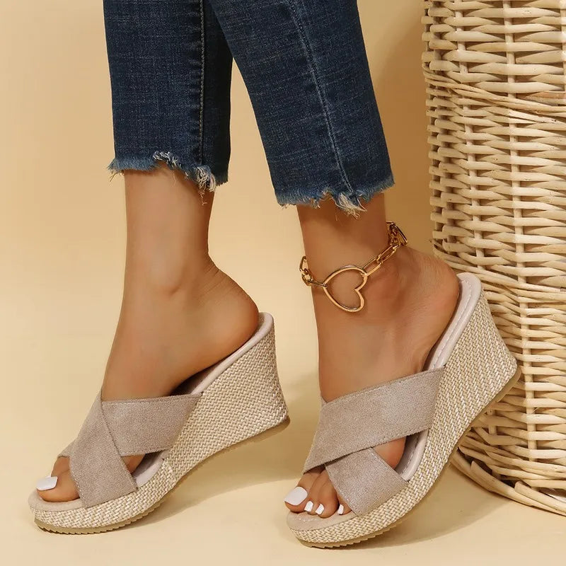 Anna-Berg | Modern Wedge Sandals with a Flattering Silhouette