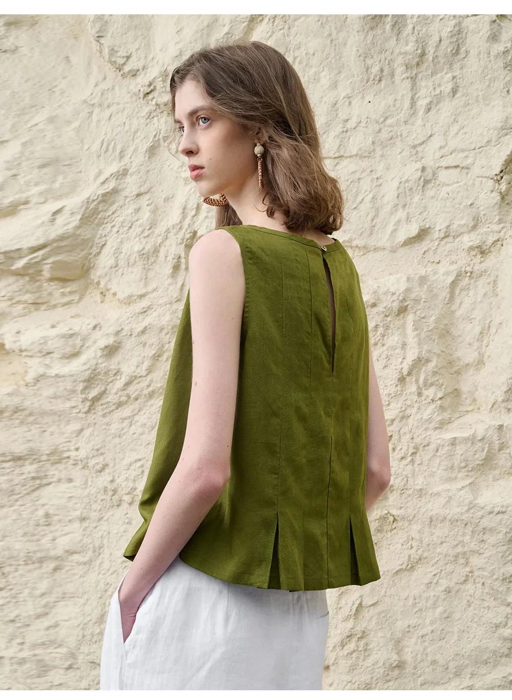 Anna-Berg | Natural Pleated Hem Linen Top