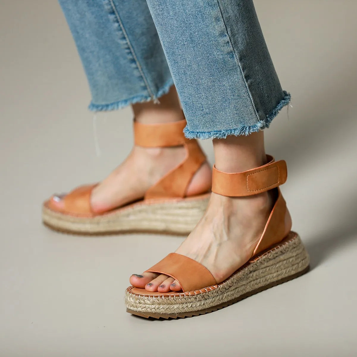 Anna-Berg | Black Ankle-Strap Leather Sandals