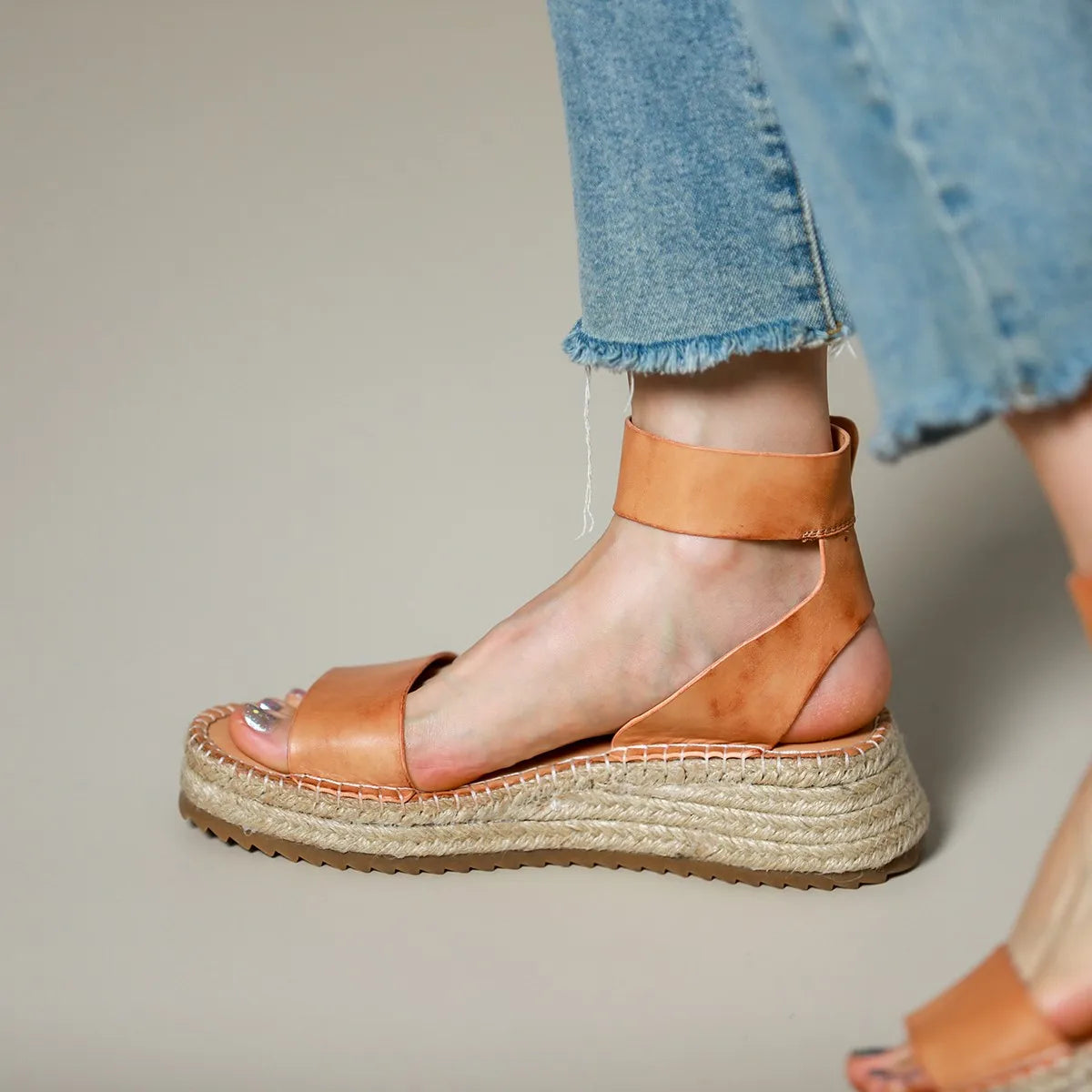 Anna-Berg | Black Ankle-Strap Leather Sandals
