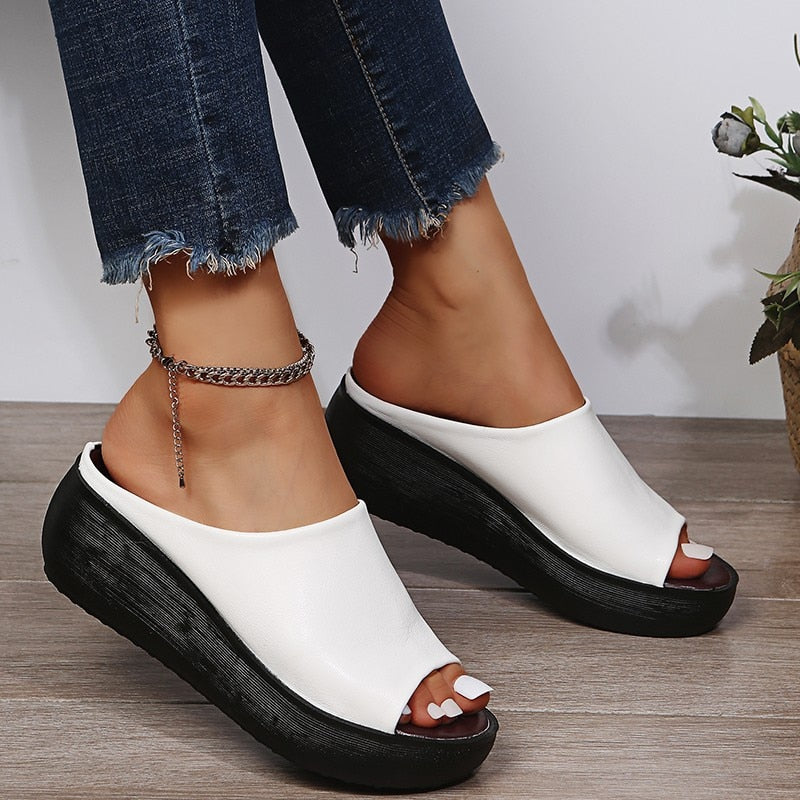 Anna-Berg | Sculpted Cushioned Buckle Sandals for a Polished Look