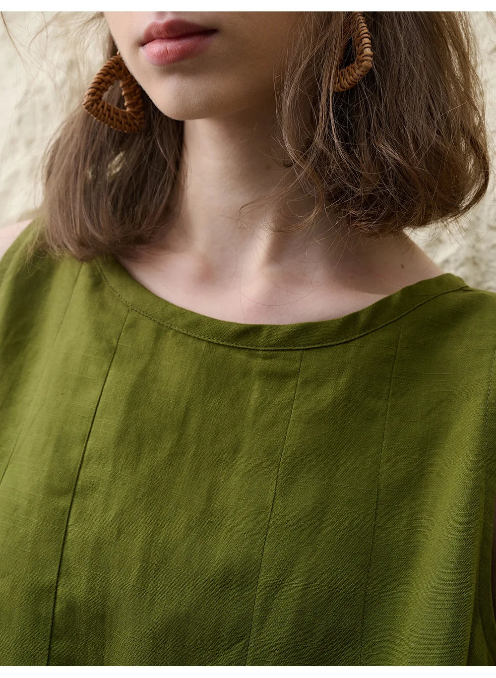 Anna-Berg | Natural Pleated Hem Linen Top