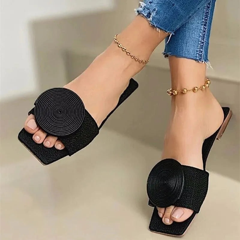 Anna-Berg | Effortless Woven Sandals with a Timeless Finish
