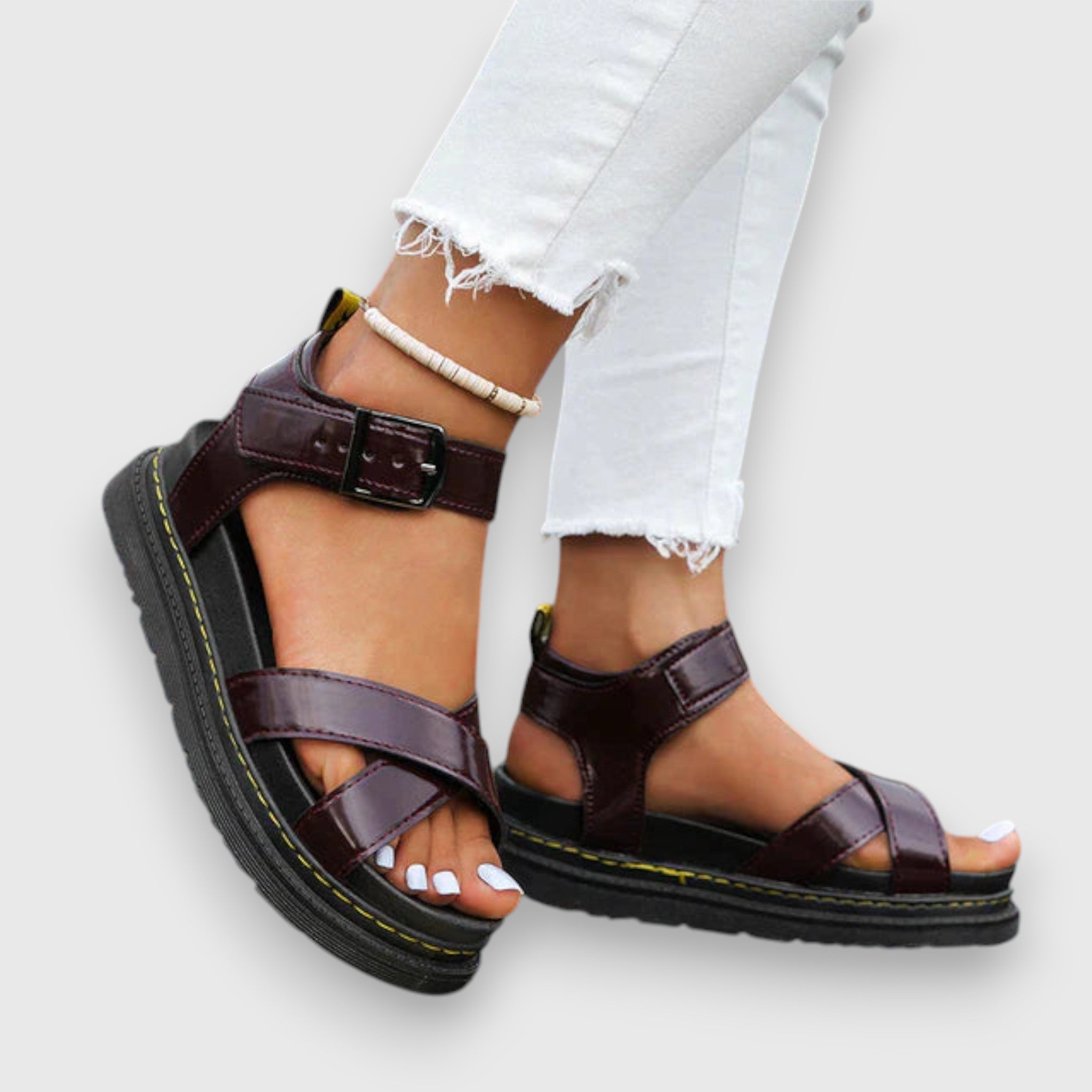 Anna-Berg | Timeless Adjustable Sandals with a Flattering Silhouette