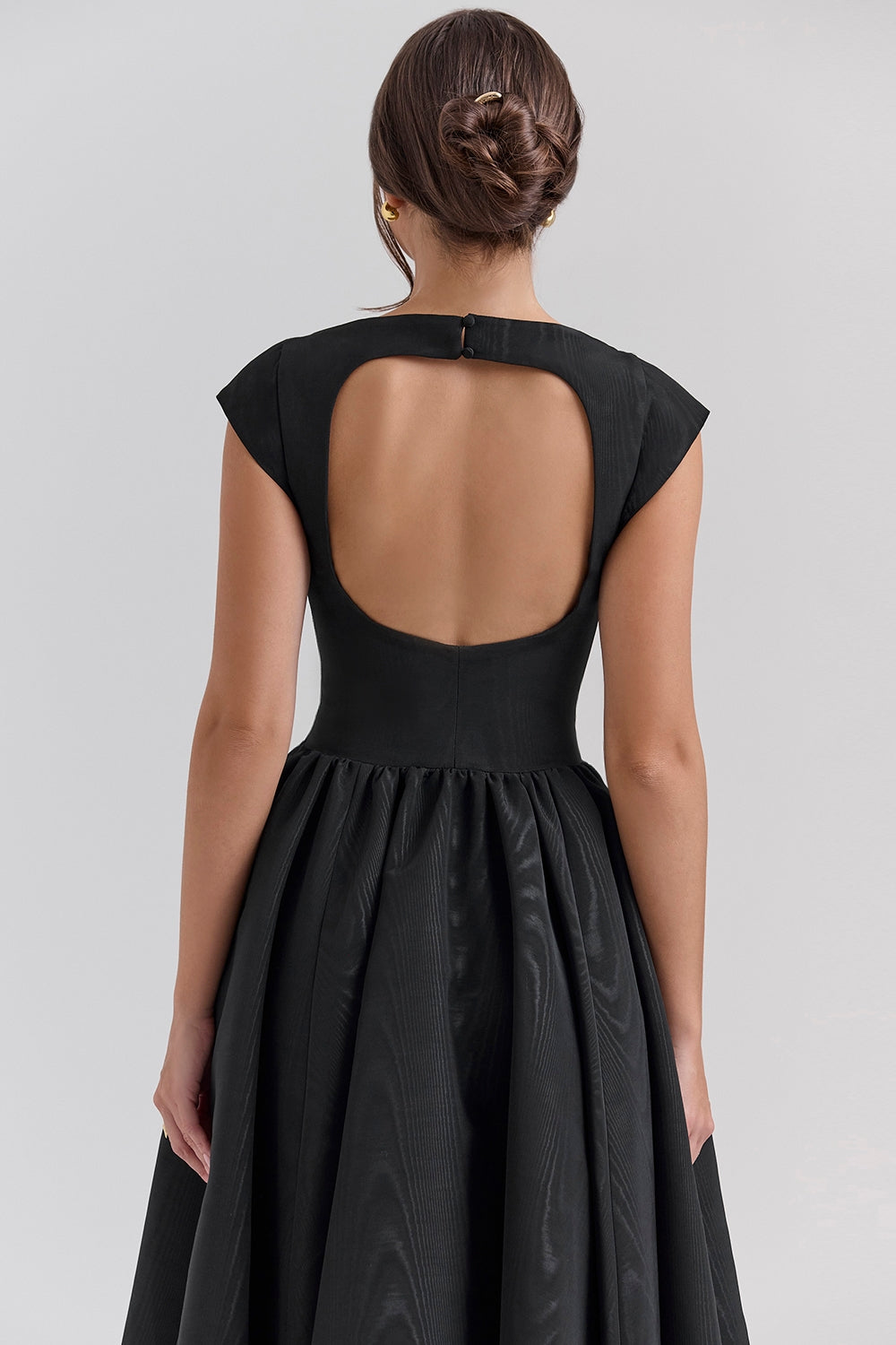 Anna-Berg | Effortless Backless Tulle Midi Dress for Every Occasion