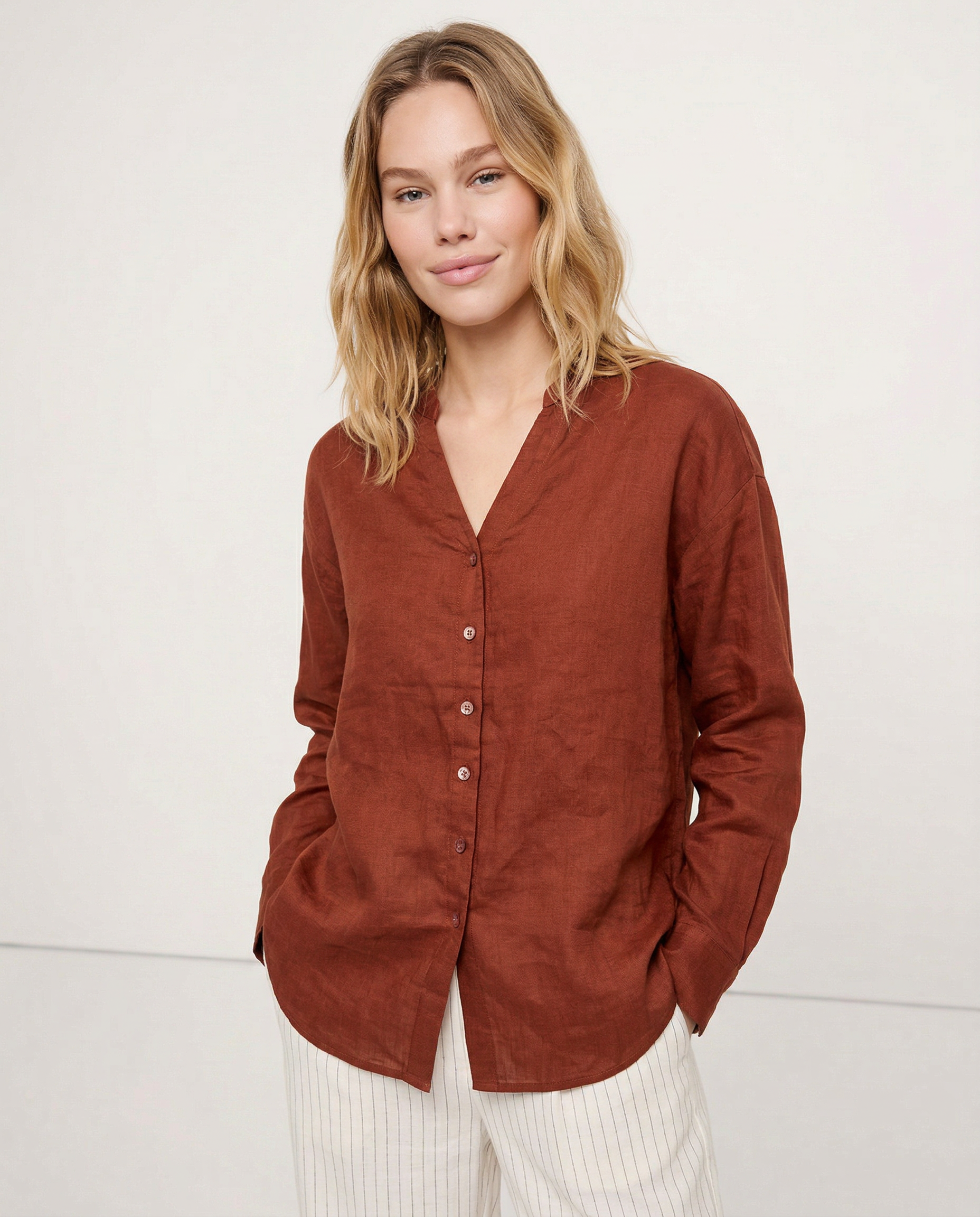 Anna-Berg | Collarless V-Neck Linen Shirt