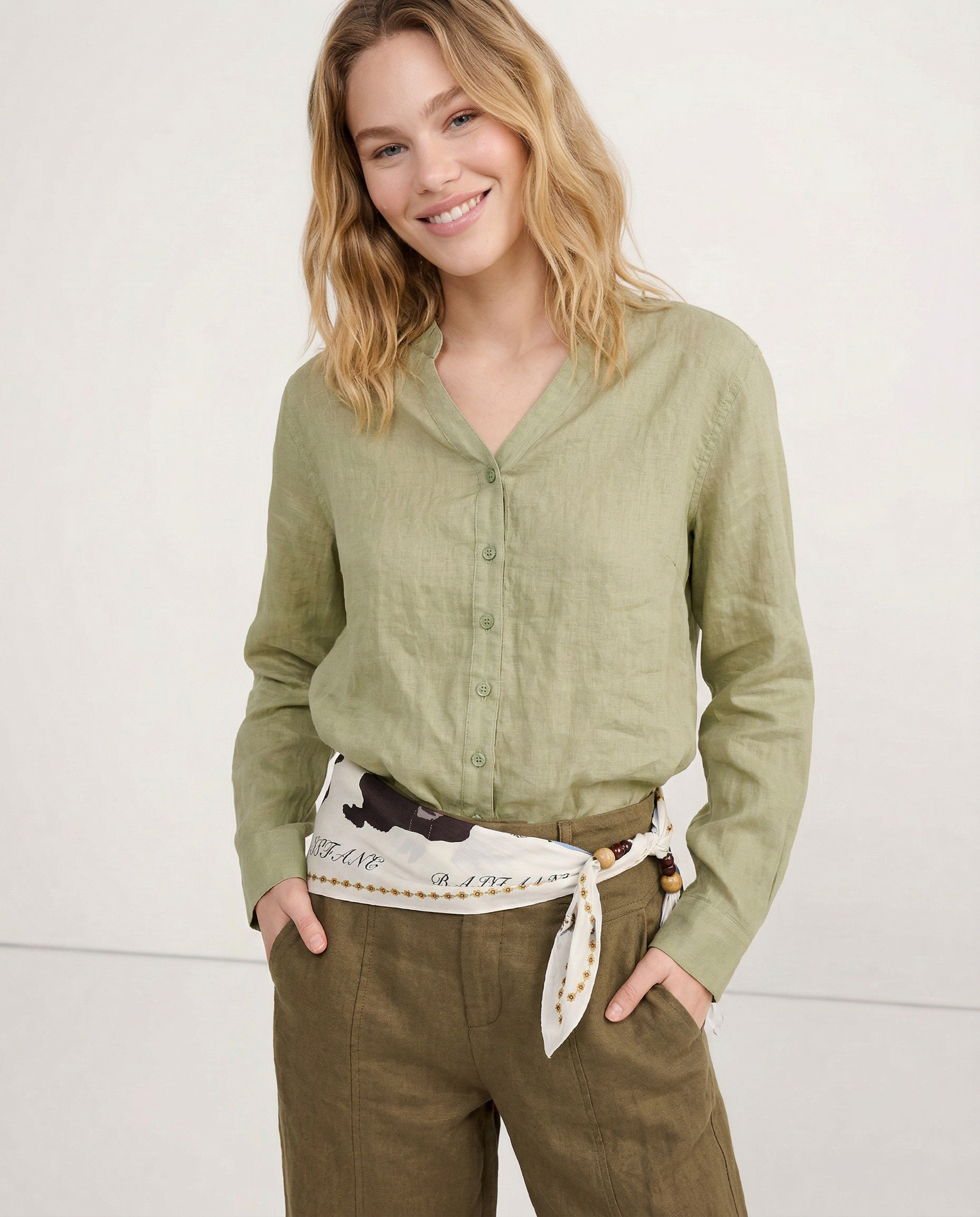 Anna-Berg | Collarless V-Neck Linen Shirt